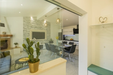 Family Holiday House with Garden & Table Tennis, Tugare