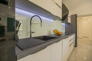 Family Holiday House with Garden & Table Tennis, Tugare