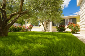 Family Holiday House with Garden & Table Tennis, Tugare