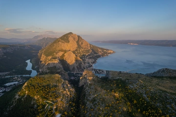 Family Holiday House with Garden & Table Tennis, Tugare