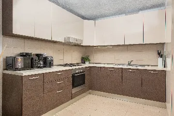 4-Bedroom Holiday House in Muć for Up to 11