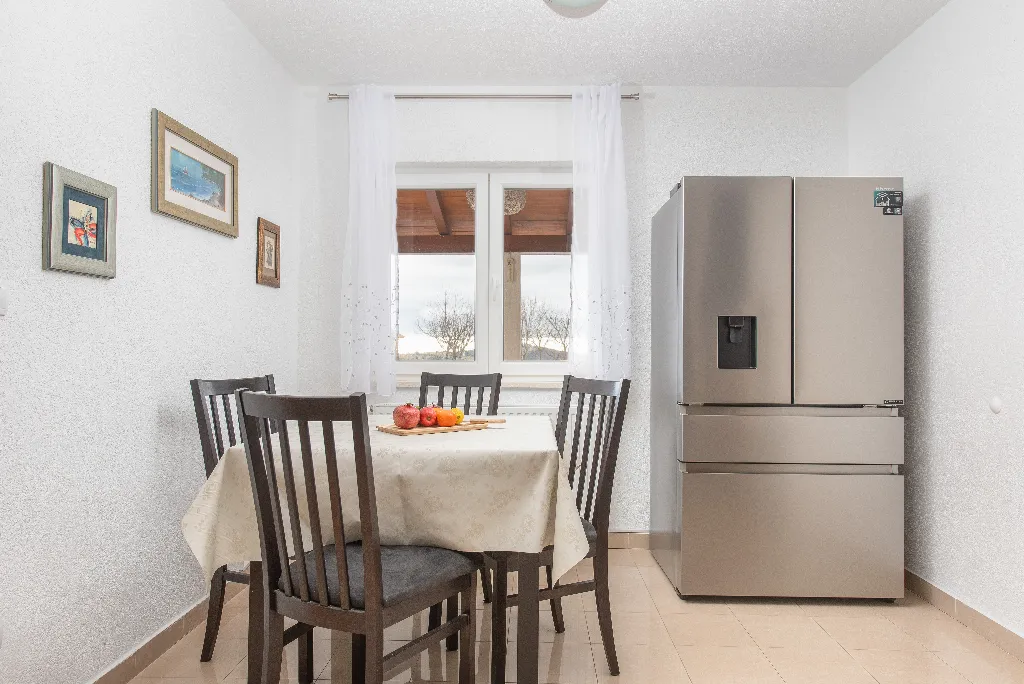 4-Bedroom Holiday House in Muć for Up to 11