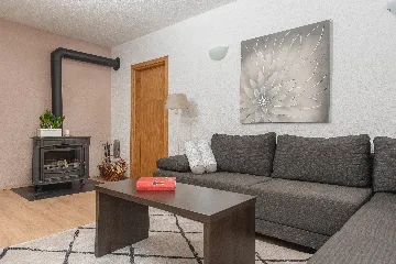 4-Bedroom Holiday House in Muć for Up to 11