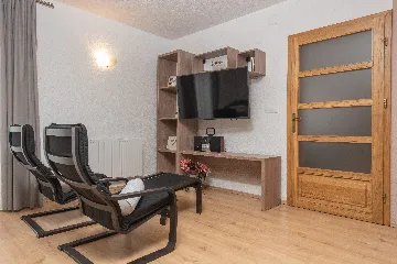 4-Bedroom Holiday House in Muć for Up to 11