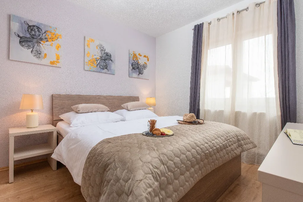 4-Bedroom Holiday House in Muć for Up to 11