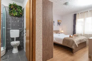 4-Bedroom Holiday House in Muć for Up to 11