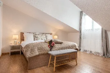 4-Bedroom Holiday House in Muć for Up to 11