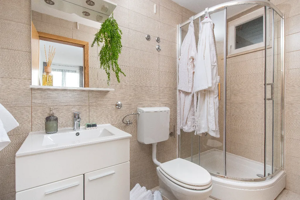 4-Bedroom Holiday House in Muć for Up to 11