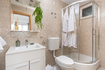 4-Bedroom Holiday House in Muć for Up to 11