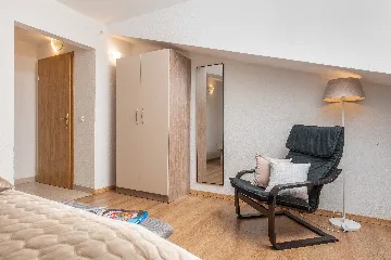 4-Bedroom Holiday House in Muć for Up to 11