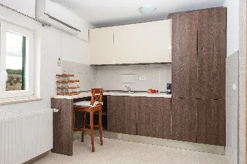 4-Bedroom Holiday House in Muć for Up to 11