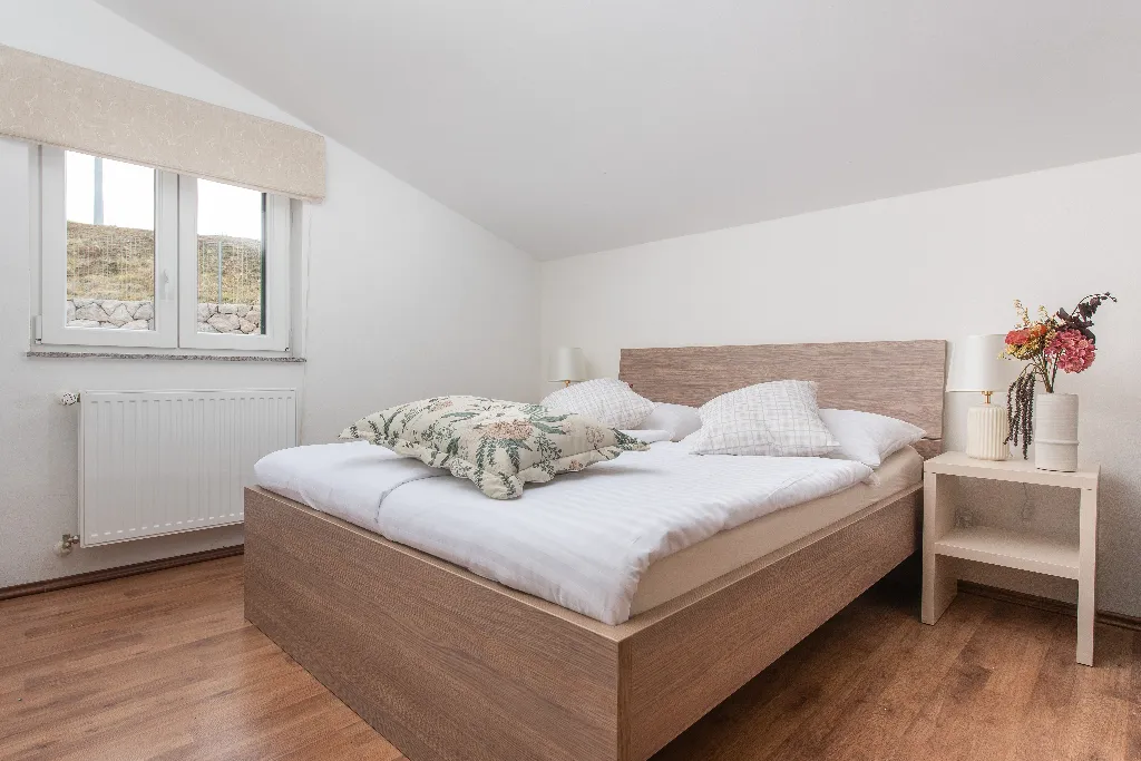 4-Bedroom Holiday House in Muć for Up to 11