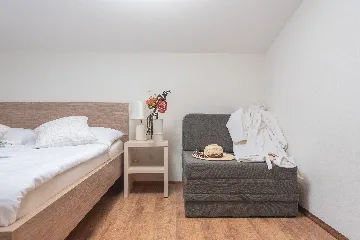 4-Bedroom Holiday House in Muć for Up to 11