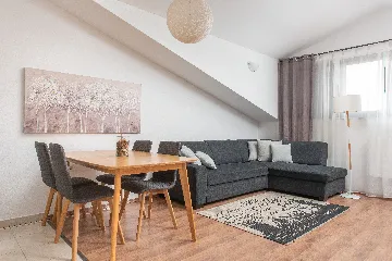 4-Bedroom Holiday House in Muć for Up to 11