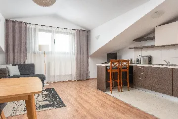 4-Bedroom Holiday House in Muć for Up to 11
