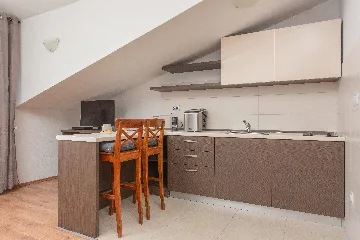 4-Bedroom Holiday House in Muć for Up to 11