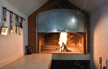 4-Bedroom Holiday House in Muć for Up to 11