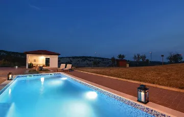 4-Bedroom Holiday House in Muć for Up to 11