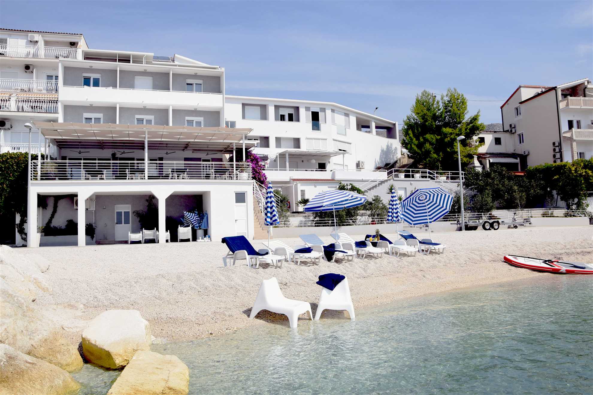 Beachfront Villa Victoris – Private Sunbeds