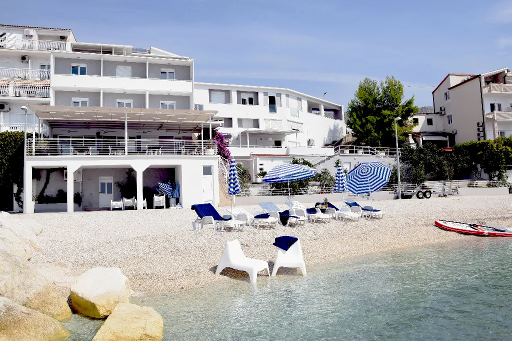 Podstrana Villa with Sea Views for Up to 20