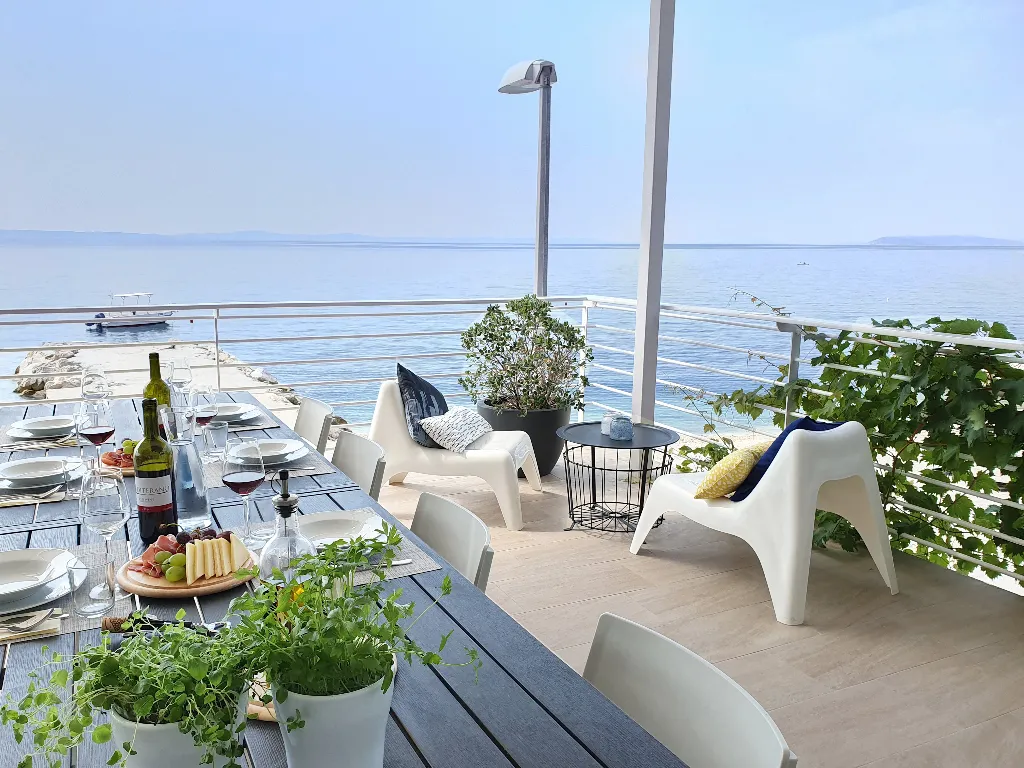 Podstrana Villa with Sea Views for Up to 20