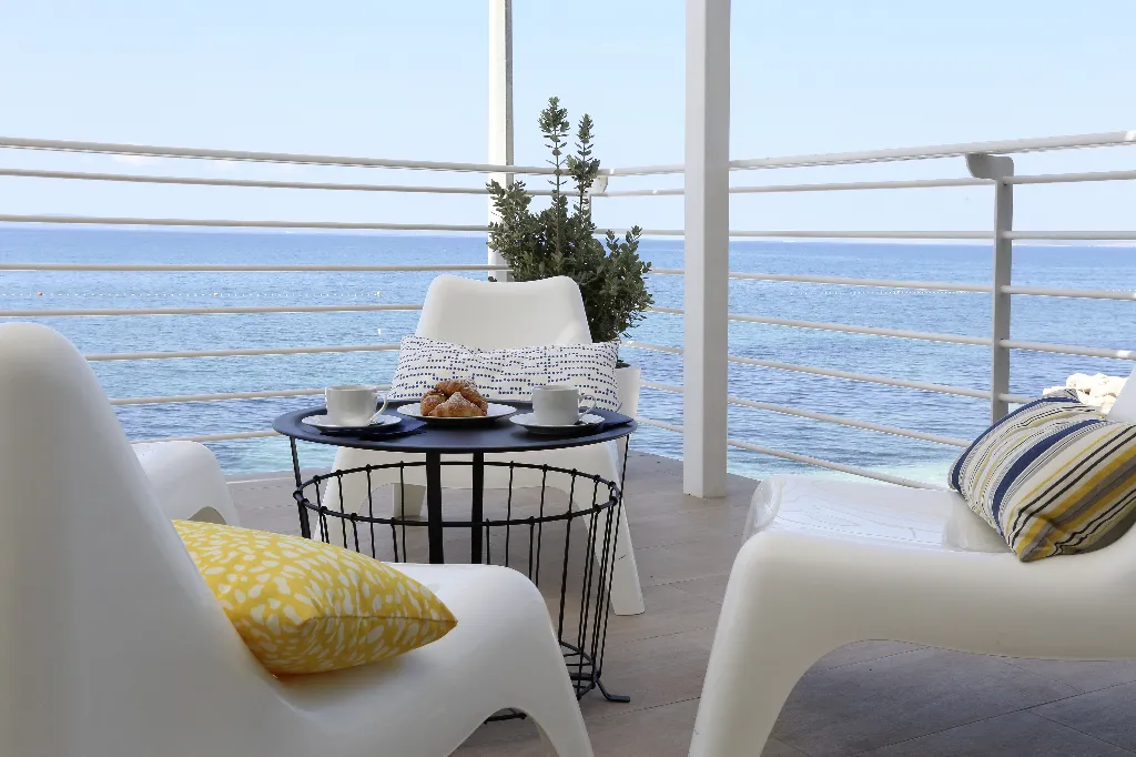 Podstrana Villa with Sea Views for Up to 20