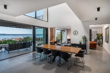 Kaštel Kambelovac Villa for Up to 12 Guests