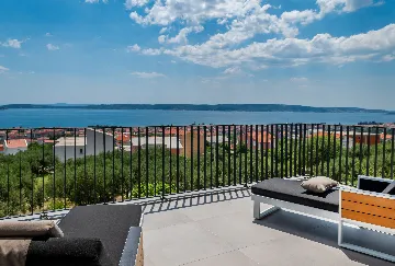 Kaštel Kambelovac Villa for Up to 12 Guests