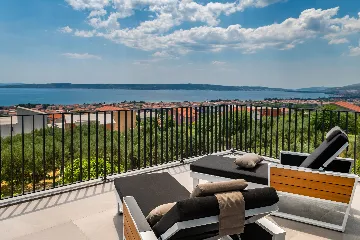 Kaštel Kambelovac Villa for Up to 12 Guests