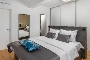 Kaštel Kambelovac Villa for Up to 12 Guests