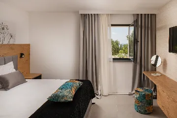 Kaštel Kambelovac Villa for Up to 12 Guests