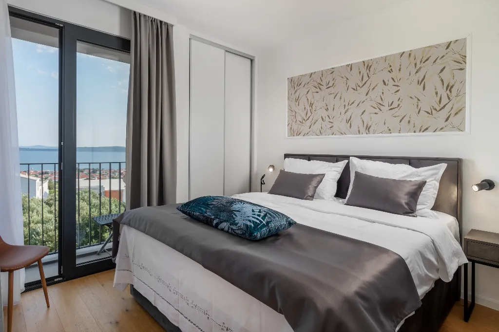 Kaštel Kambelovac Villa for Up to 12 Guests