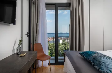 Kaštel Kambelovac Villa for Up to 12 Guests