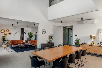 Kaštel Kambelovac Villa for Up to 12 Guests