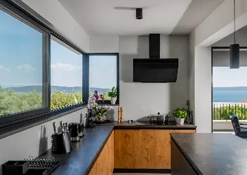 Kaštel Kambelovac Villa for Up to 12 Guests