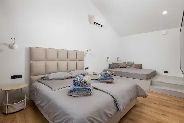 2-Bedroom Villa with Private Infinity Pool in Dobrinj