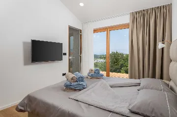 2-Bedroom Villa with Private Infinity Pool in Dobrinj