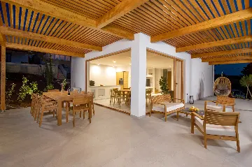 2-Bedroom Villa with Private Infinity Pool in Dobrinj