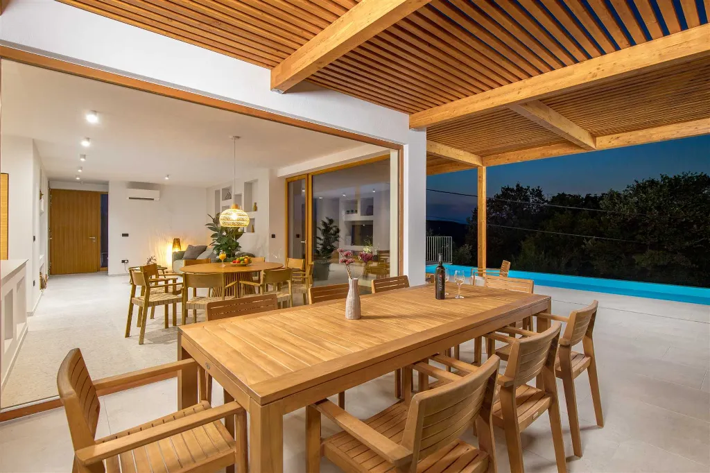 2-Bedroom Villa with Private Infinity Pool in Dobrinj