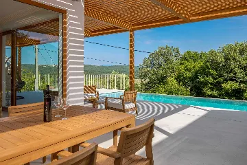 2-Bedroom Villa with Private Infinity Pool in Dobrinj