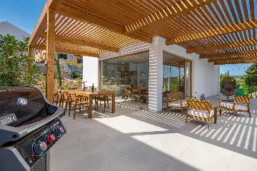 2-Bedroom Villa with Private Infinity Pool in Dobrinj