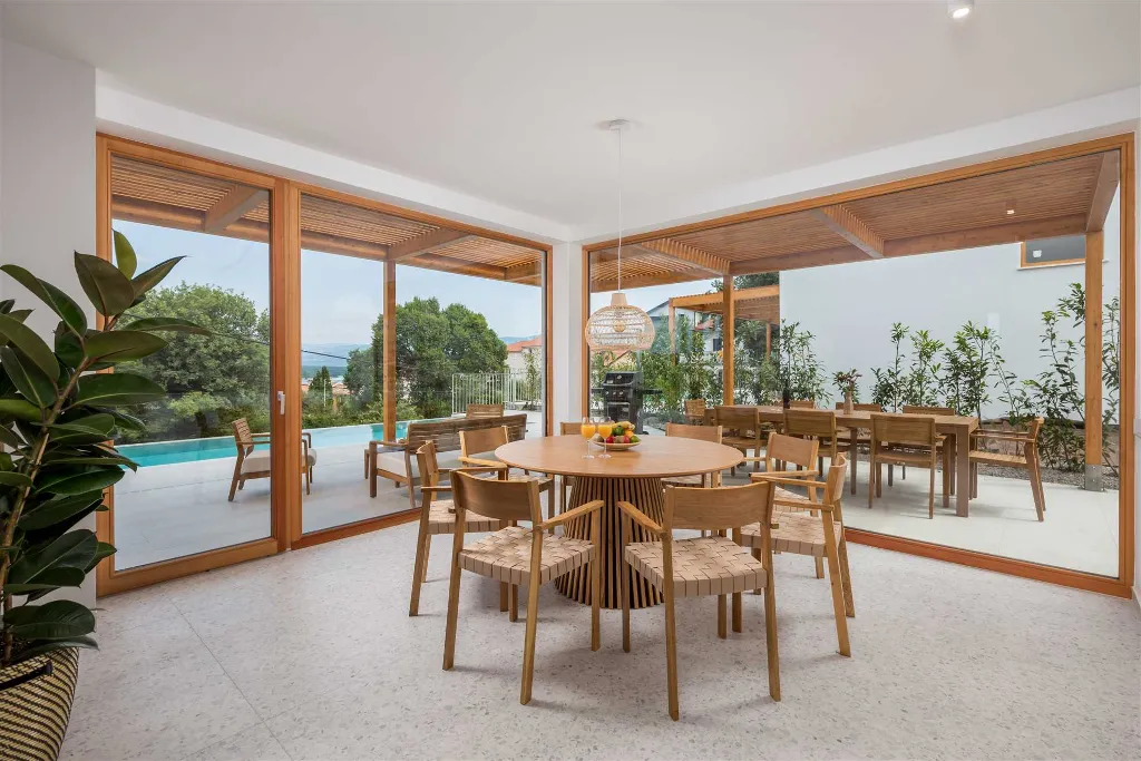 2-Bedroom Villa with Private Infinity Pool in Dobrinj