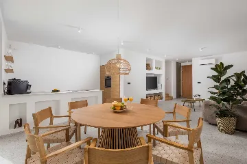 2-Bedroom Villa with Private Infinity Pool in Dobrinj