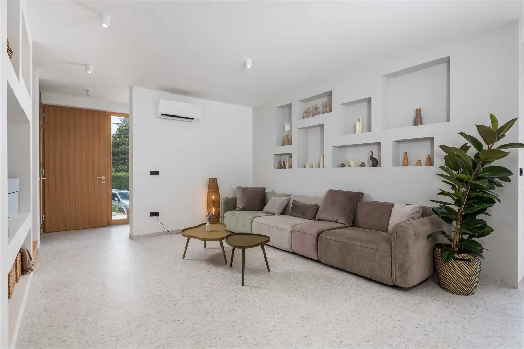 2-Bedroom Villa with Private Infinity Pool in Dobrinj
