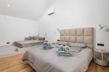 Private Pool Villa for 8 Guests in Dobrinj