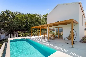 Private Pool Villa for 8 Guests in Dobrinj