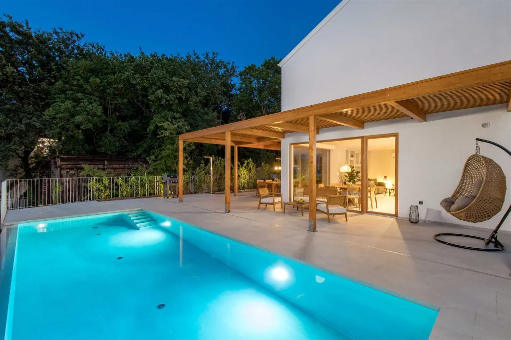 Private Pool Villa for 8 Guests in Dobrinj