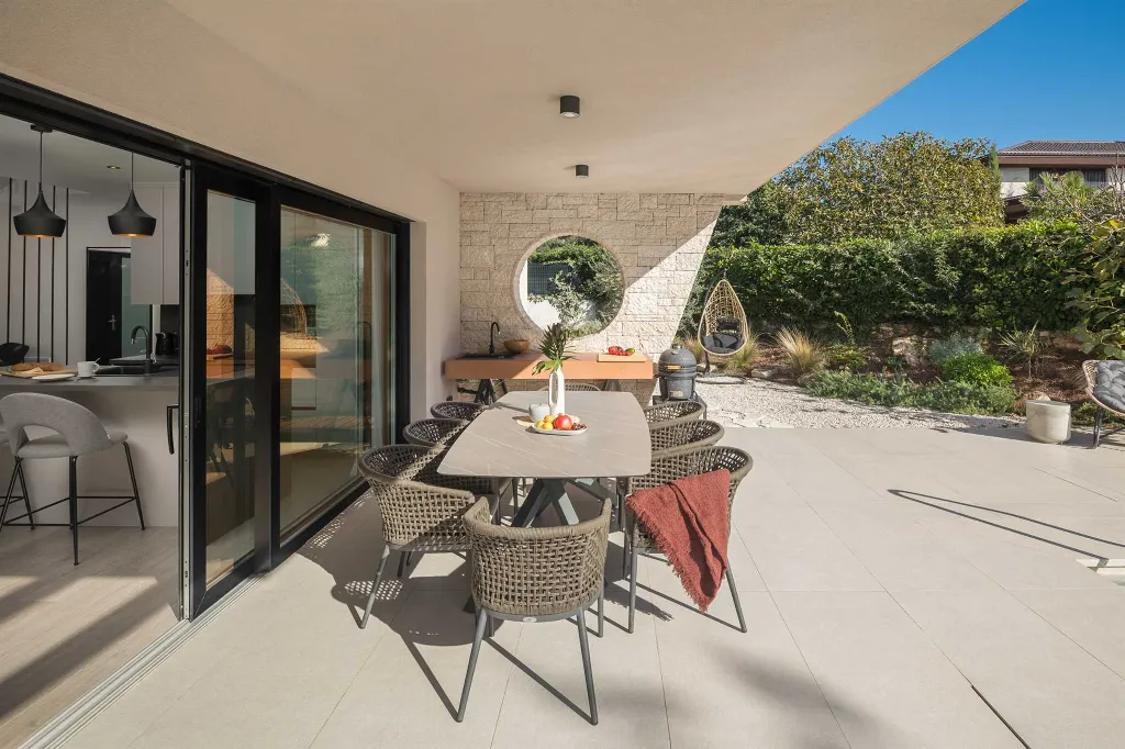 Villa with Heated Pool in Poreč for 8 Guests
