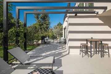 Villa with Heated Pool in Poreč for 8 Guests