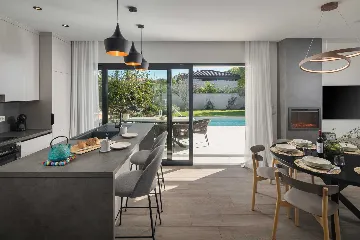 Villa with Heated Pool in Poreč for 8 Guests